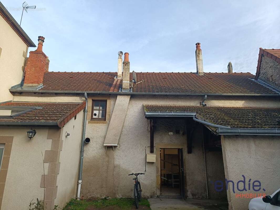 Commerce à COSNE-D&#039;ALLIER