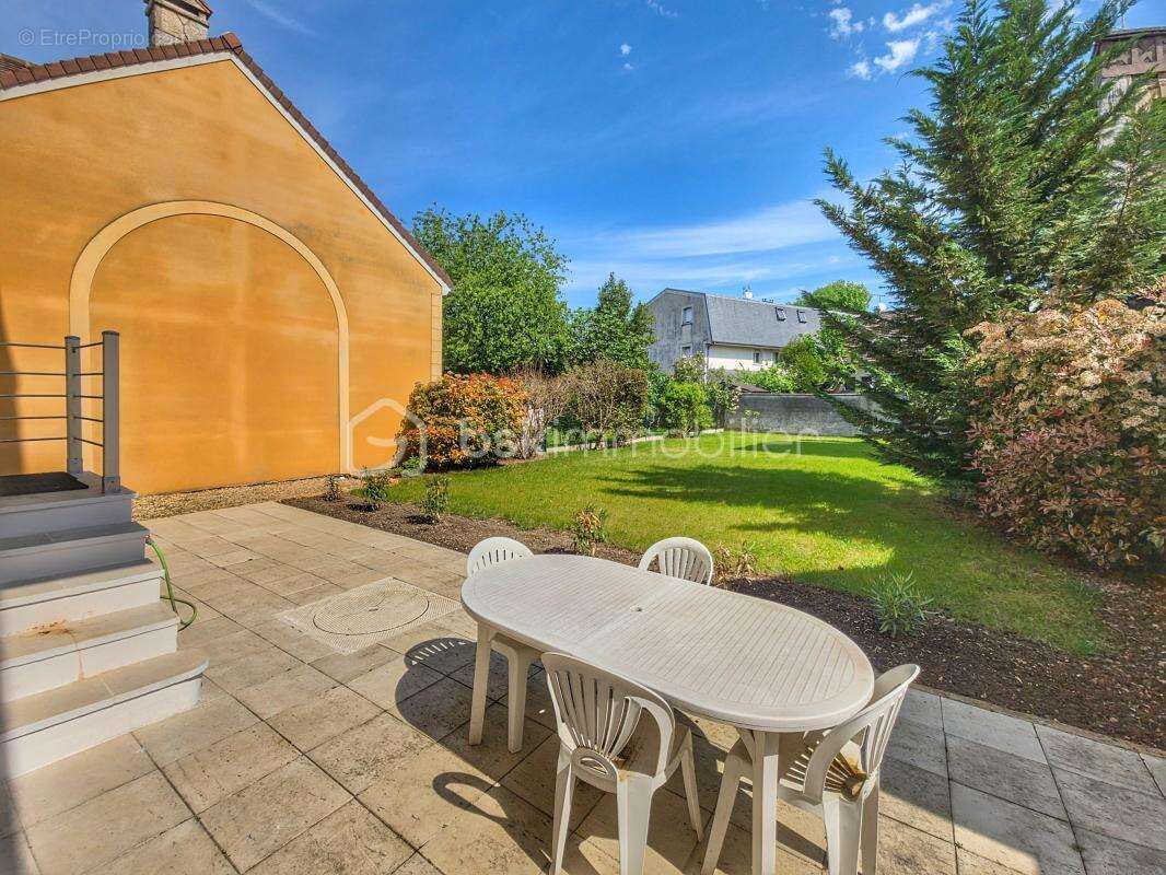 Maison Meulière à Villiers-sur-Marne : cachet, espace et luminosité _ Vidéo de présentation disponible - photo 5