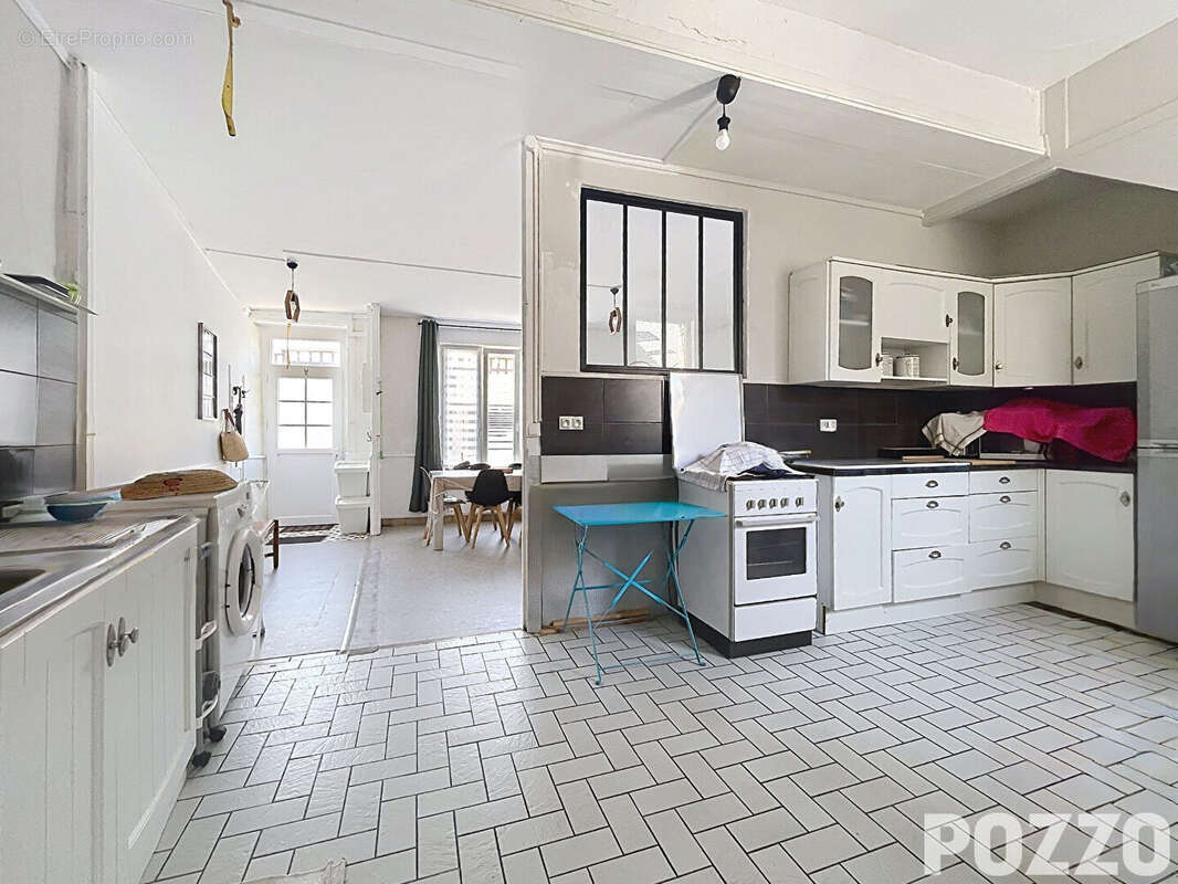 A vendre - le teilleul - maison 4 pièce(s) 80 m² - maison de bourg - proximite des services - photo 6