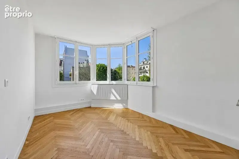 NEUILLY SAINT JAMES / LONGCHAMP: Élégant appartement familial de 158 m² sur jardin avec balcon - photo 9