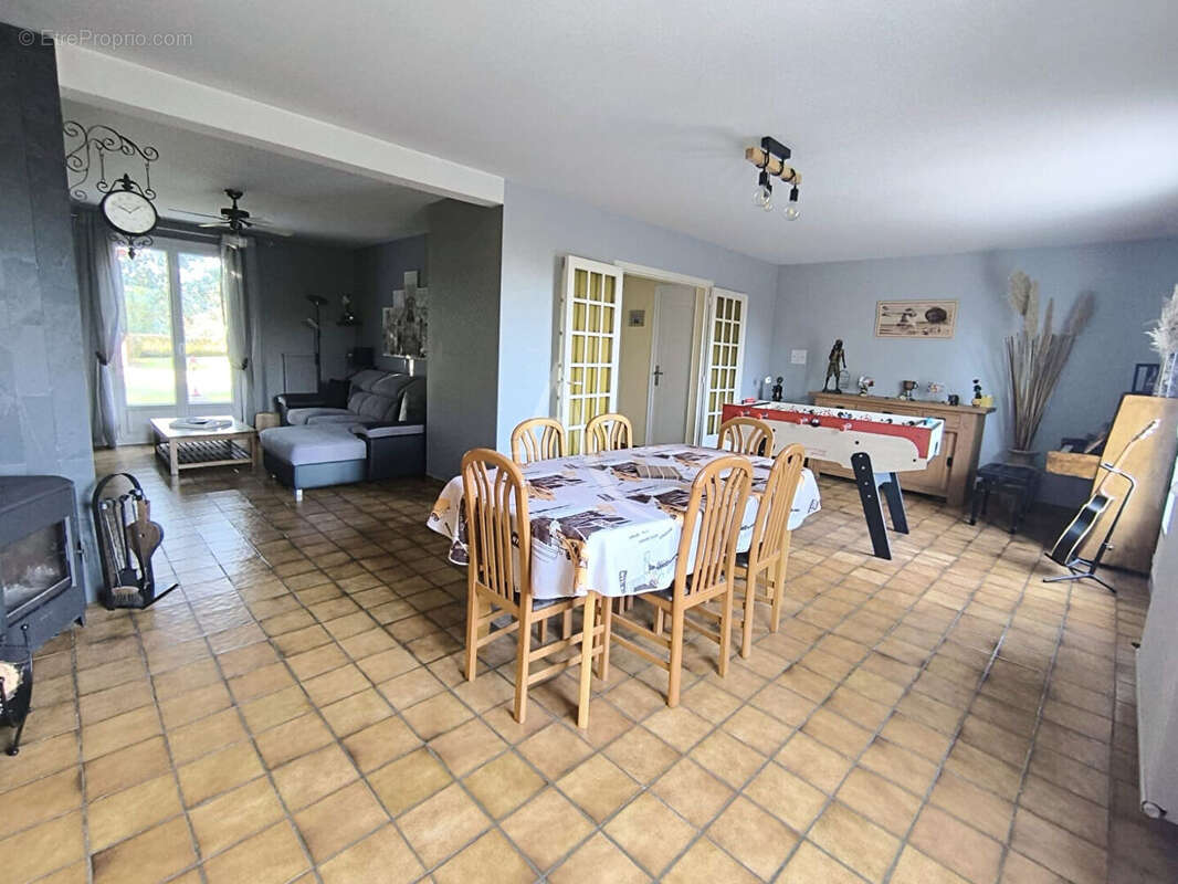 Maison à LA MEMBROLLE-SUR-LONGUENEE