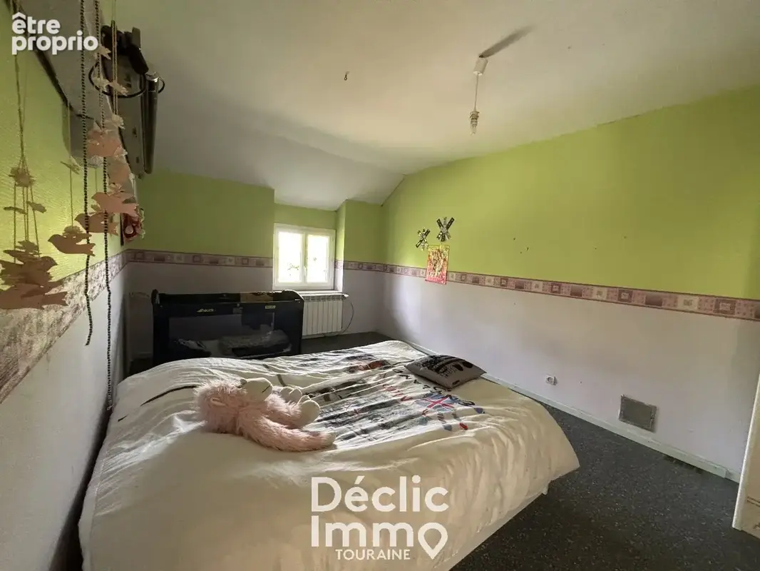 À vendre  Maison familiale de 190 m² avec dépendances  Jaulnay - photo 7