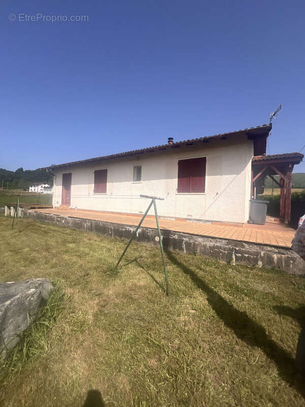 Maison 82 m² à Ainhice-Mongelos  - photo 2