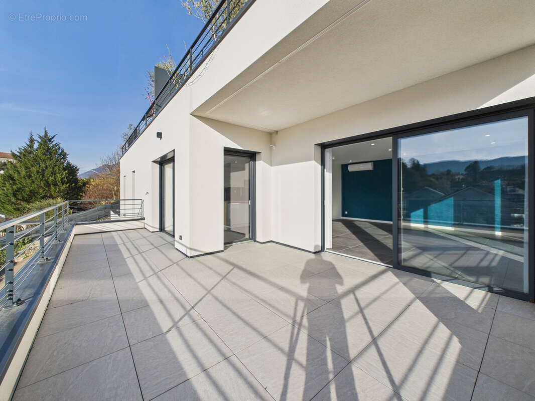 Appartement à SAINT-JEOIRE-PRIEURE