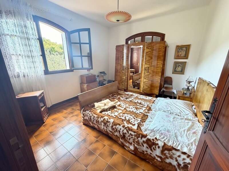 En CORSE, proche AJACCIO, aux portes du village d'AFA, grande maison familiale de 168m2,  terrain arborés de 2300 m2 - photo 16