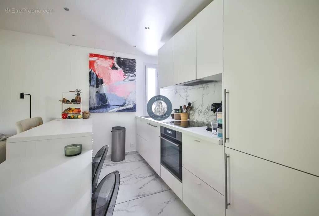 Appartement à NEUILLY-SUR-SEINE