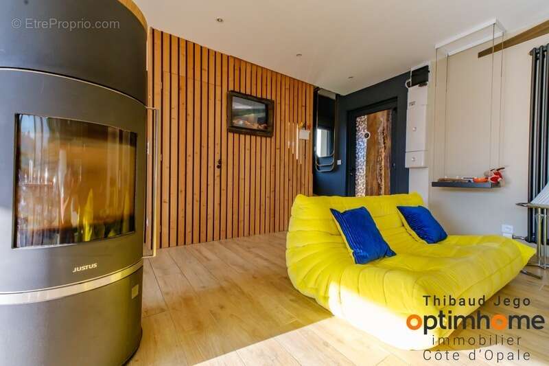 Maison contemporaine récente avec un bel extérieur et vue mer de l'étage - photo 5