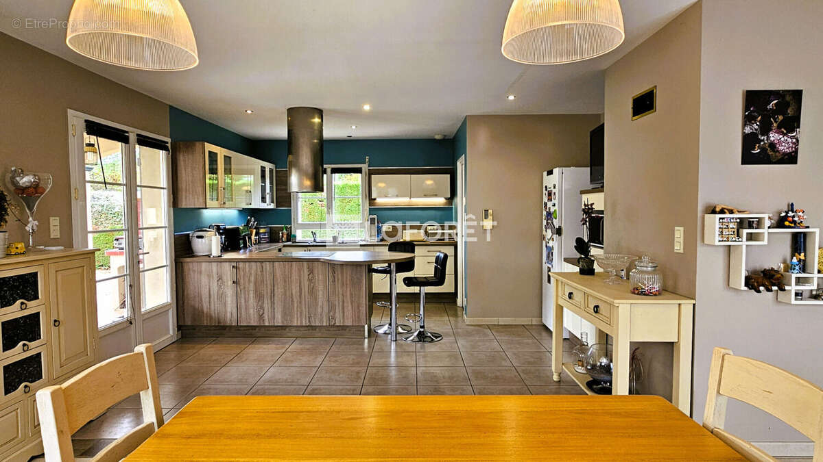 Maison à VIC-FEZENSAC