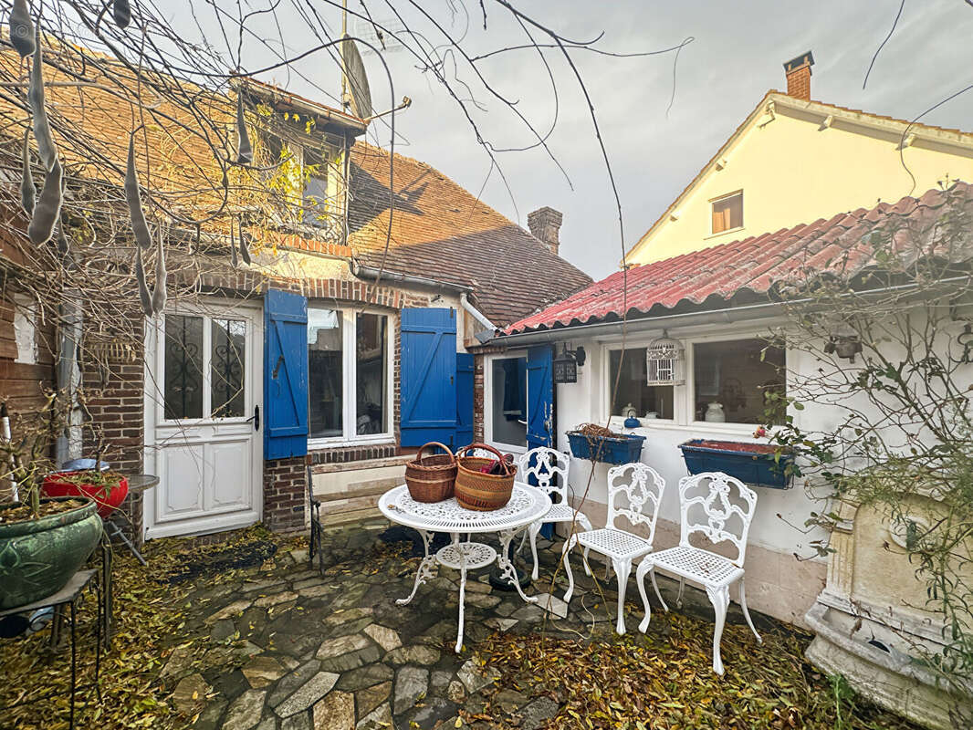 Maison à ILLIERS-L&#039;EVEQUE