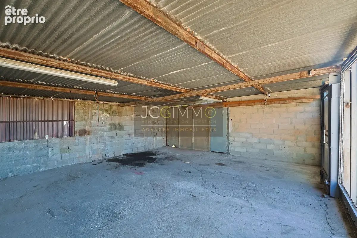 La farlède   terrain plat de 2 549 m2   maison t3 à rénover + hangar - photo 10