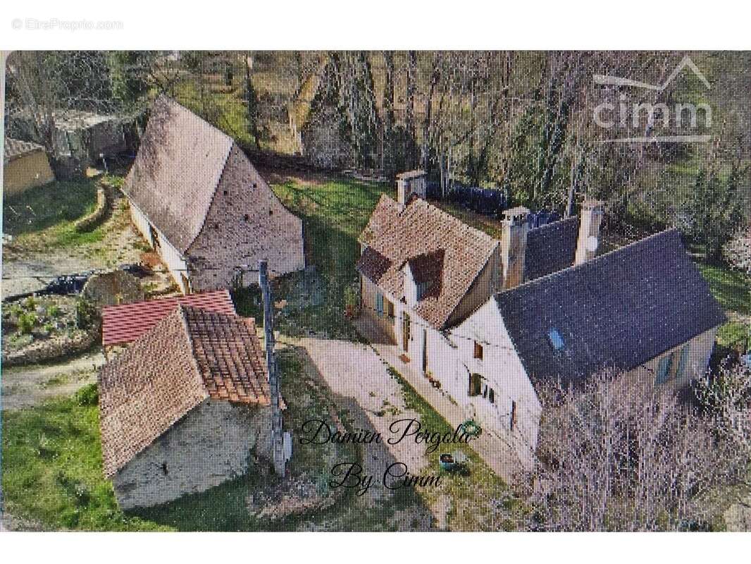 Maison à CARSAC-AILLAC