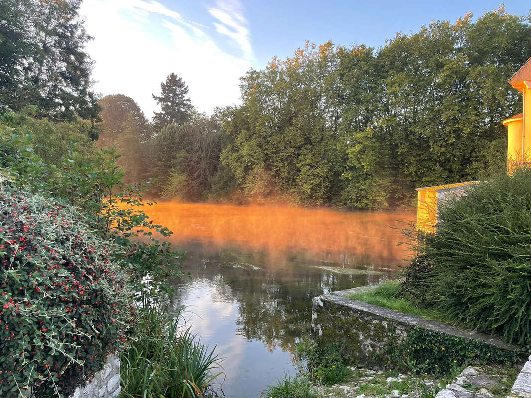 Maison à SAINT-PRYVE-SAINT-MESMIN