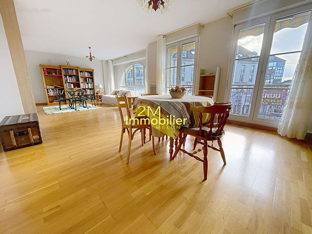 Appartement à MELUN