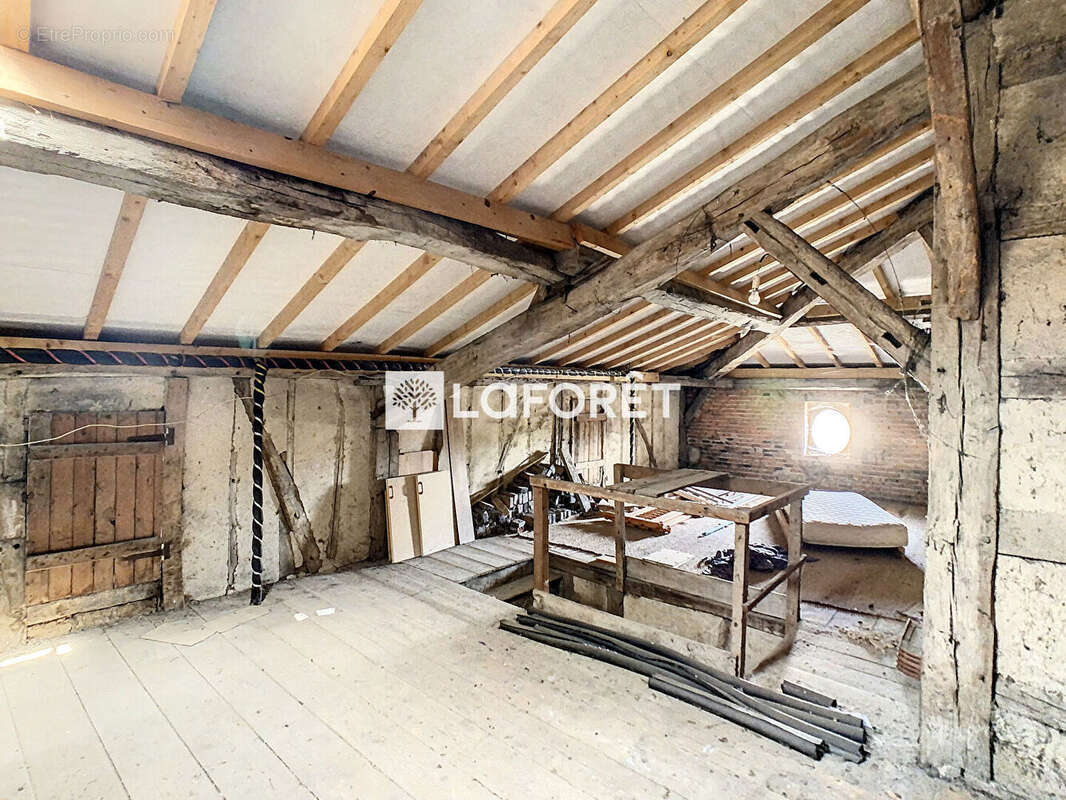 Maison à LA NEUVILLE-AU-PONT