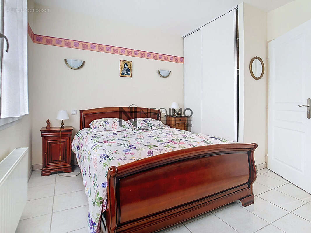 Maison à NEUFCHATEAU