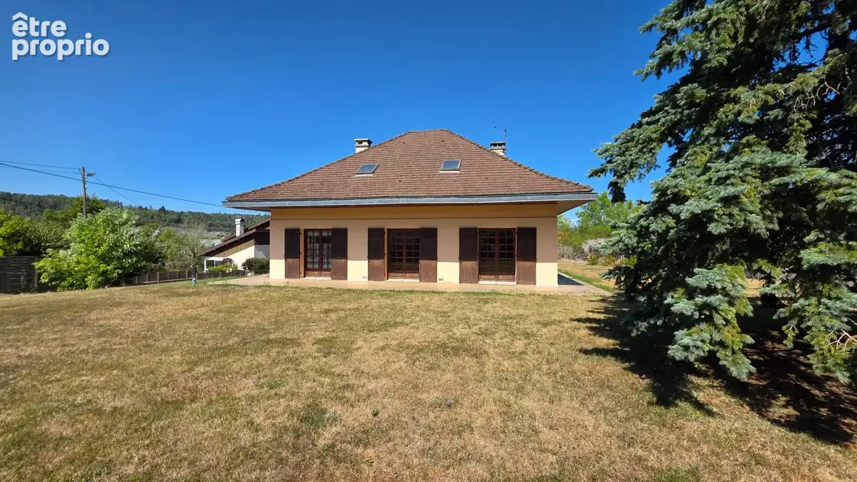 Villa Oyonnax 6 pièce(s) 259.5 m2 - photo 2