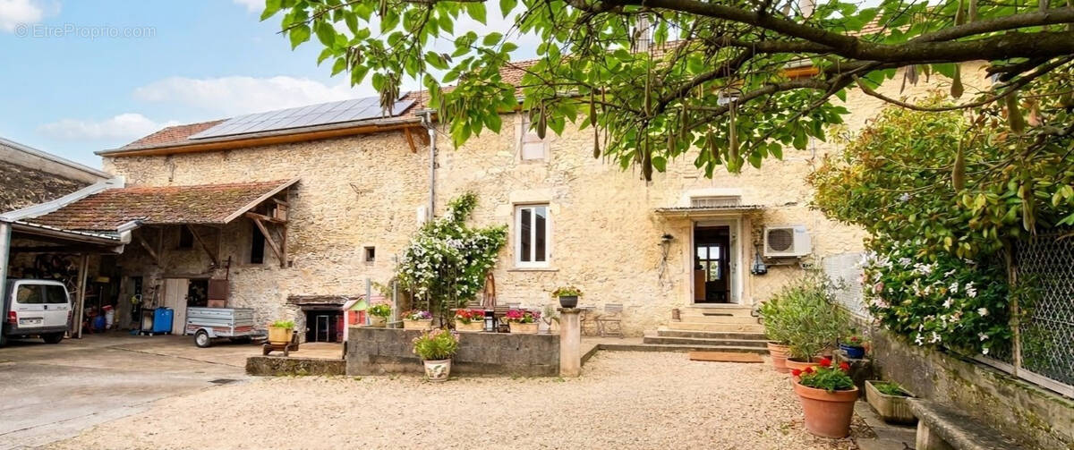 Maison à TREPT