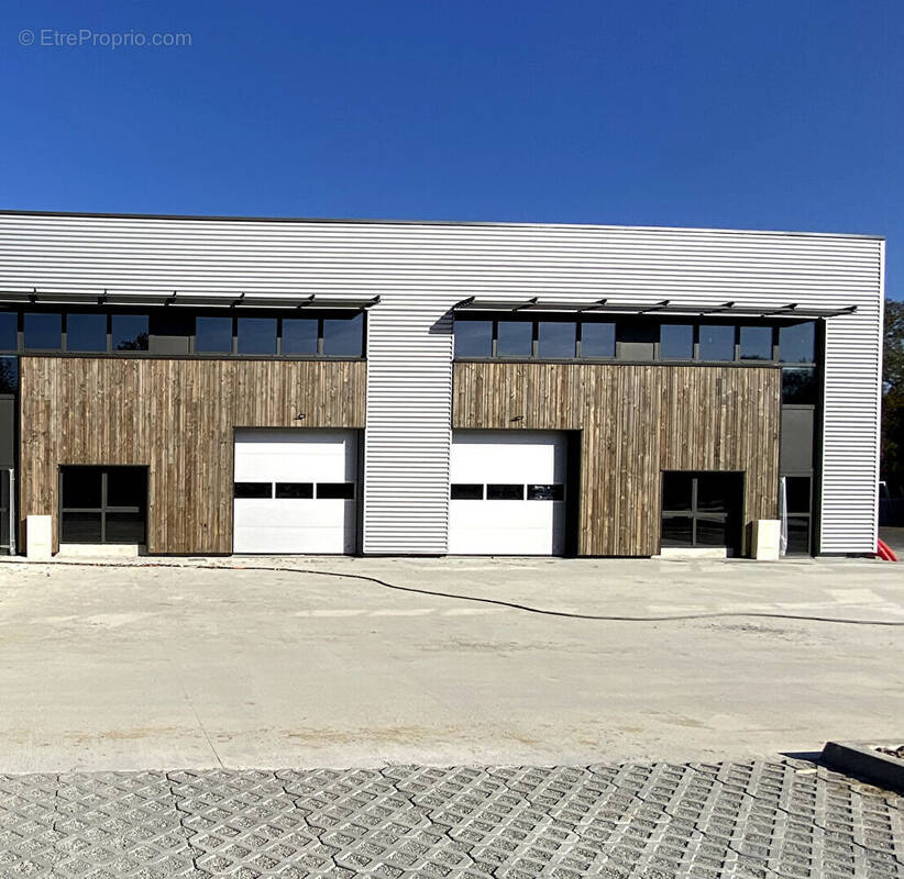 Commerce à TREILLIERES