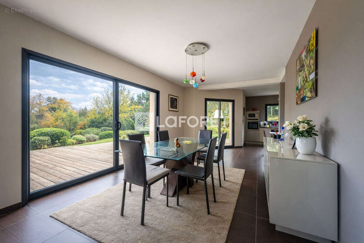 Maison à FLEURIEUX-SUR-L'ARBRESLE