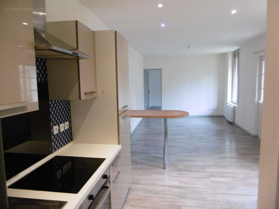 Appartement à WASSY