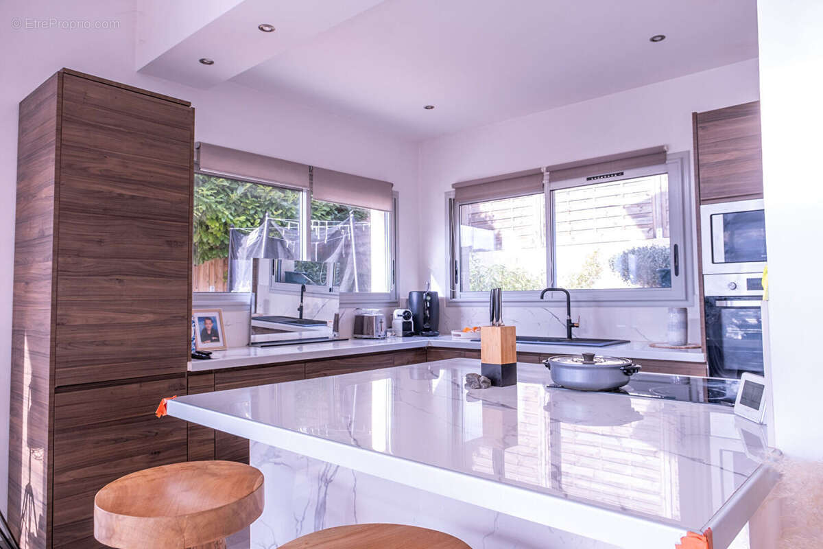 Maison à SAINTE-ANASTASIE-SUR-ISSOLE