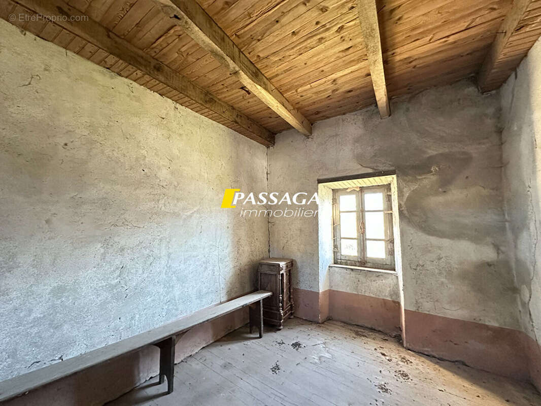 Maison à VEZINS-DE-LEVEZOU