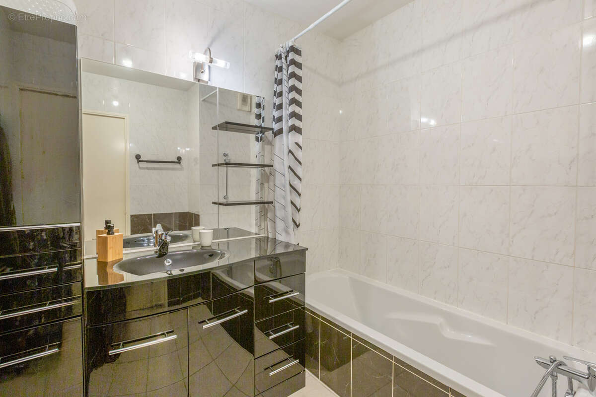 Appartement à SAINT-LAURENT-DE-MURE