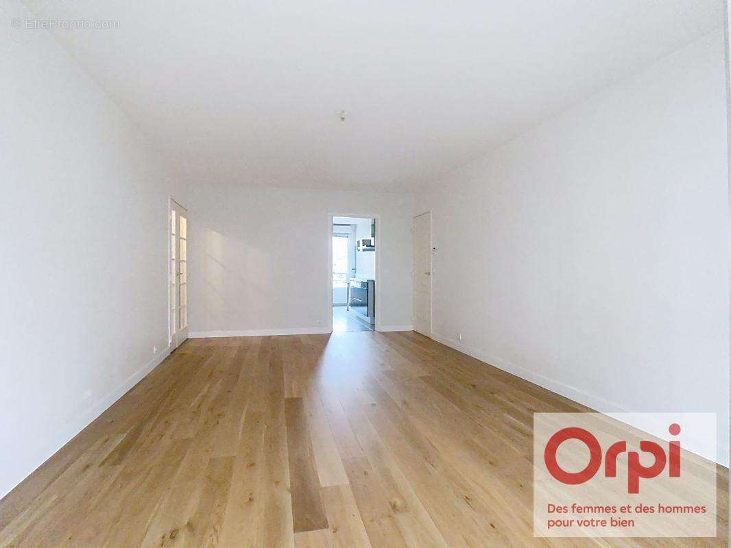 Appartement à ISSY-LES-MOULINEAUX