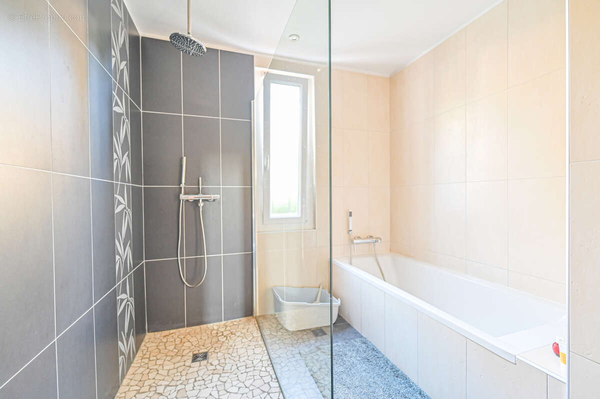 Maison à SAINT-MAUR-DES-FOSSES