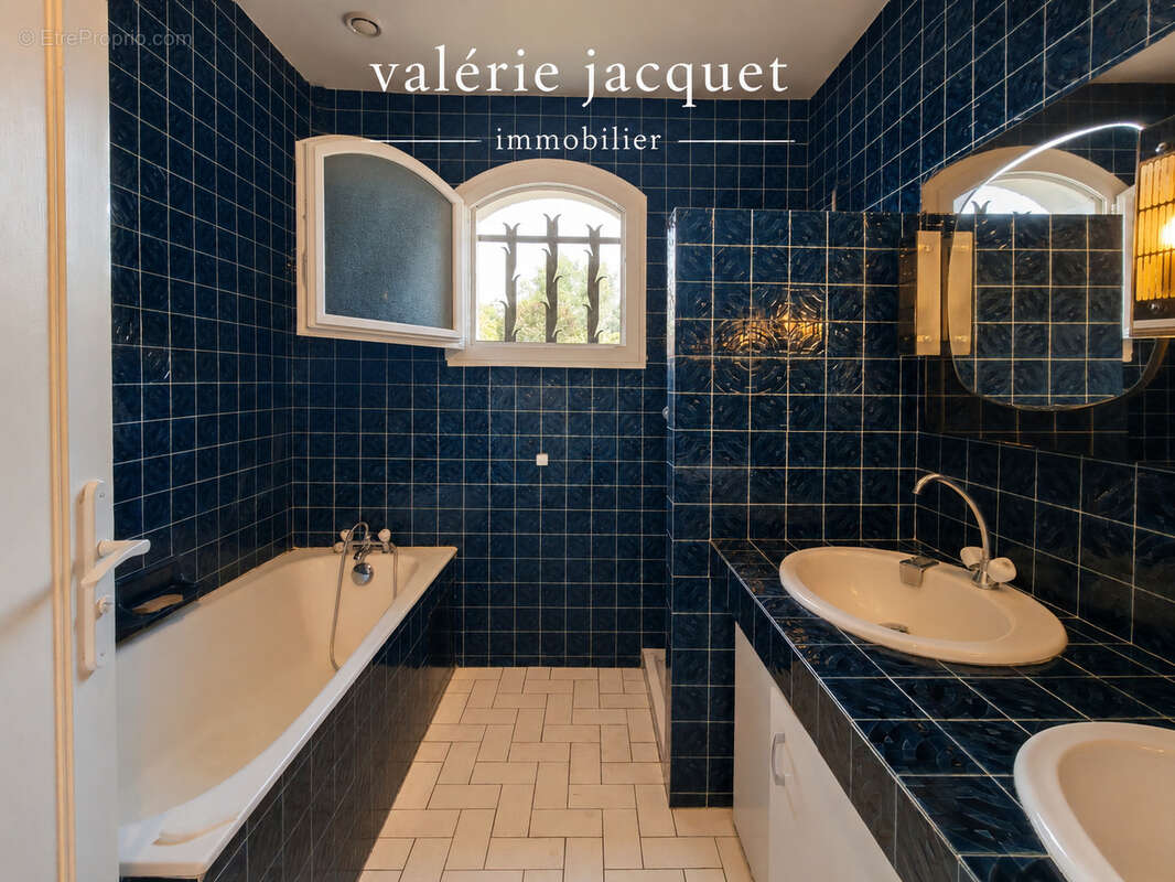 Maison familiale de 4 chambres avec vie de plain-pied   3 150 m2 de terrain   À 5 minutes à pied du centre-vil - photo 16