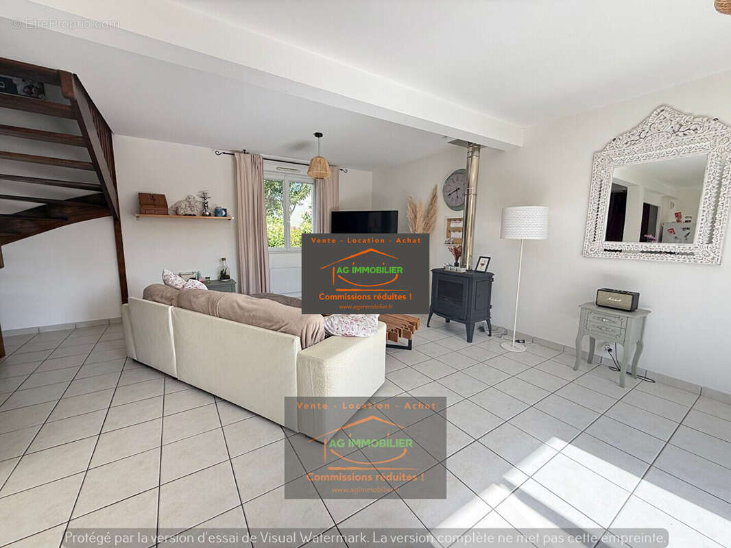 Maison à LA CHAPELLE-DU-LOU