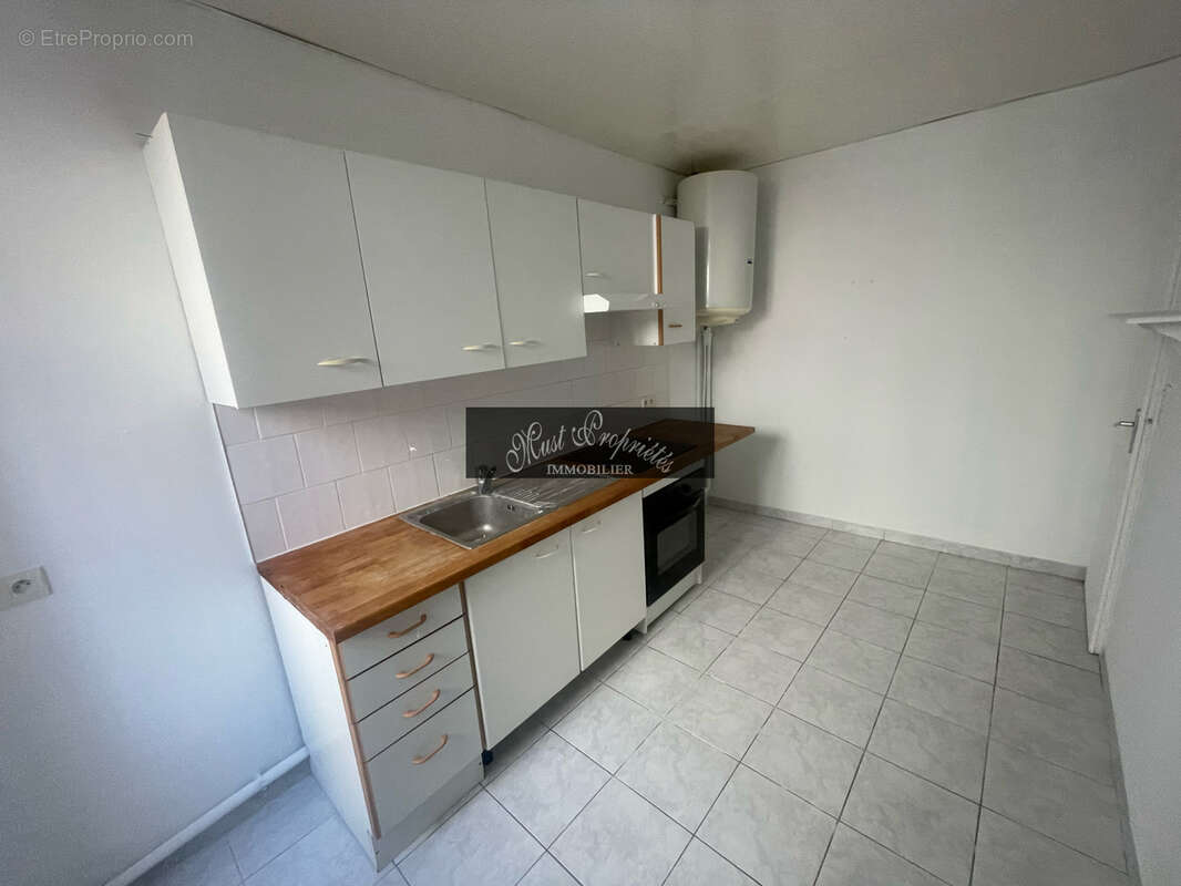 Appartement dans hôtel particulier du xvi ème. - photo 14