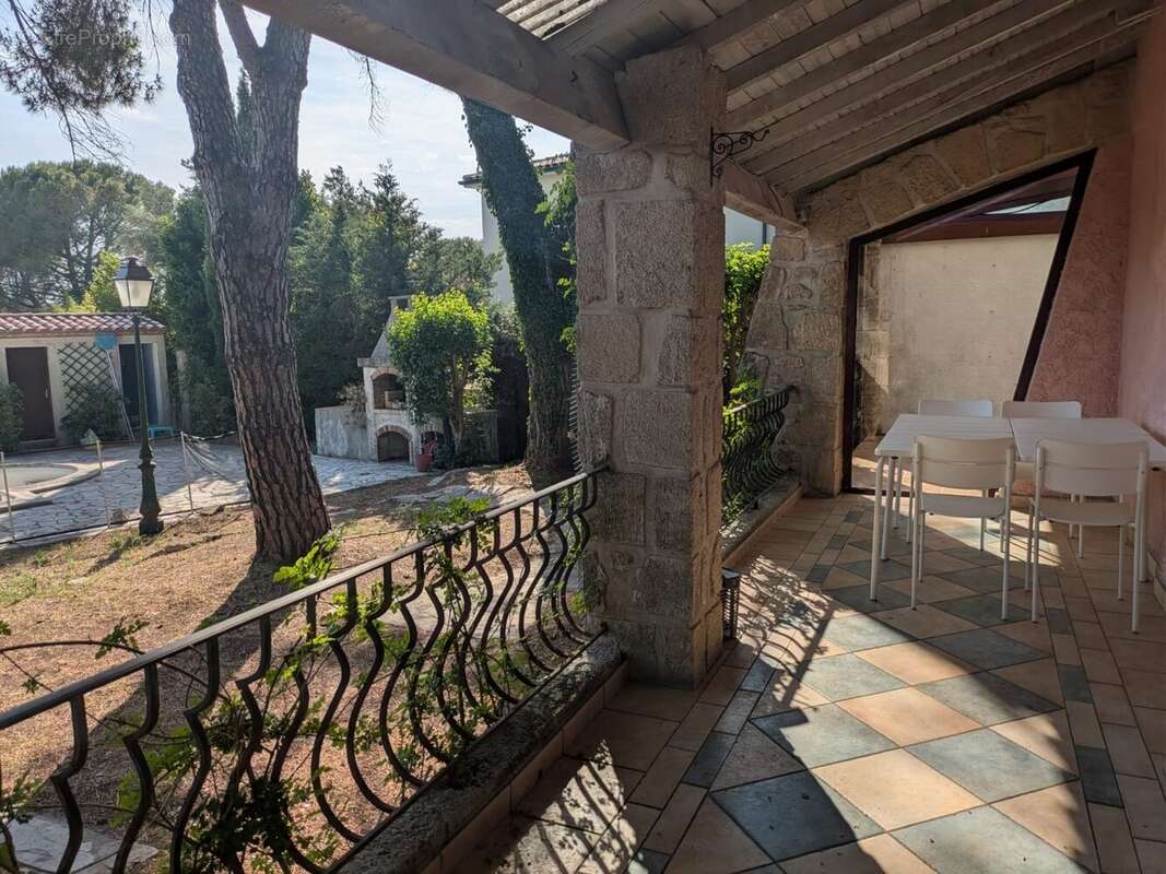 Maison à SUSSARGUES