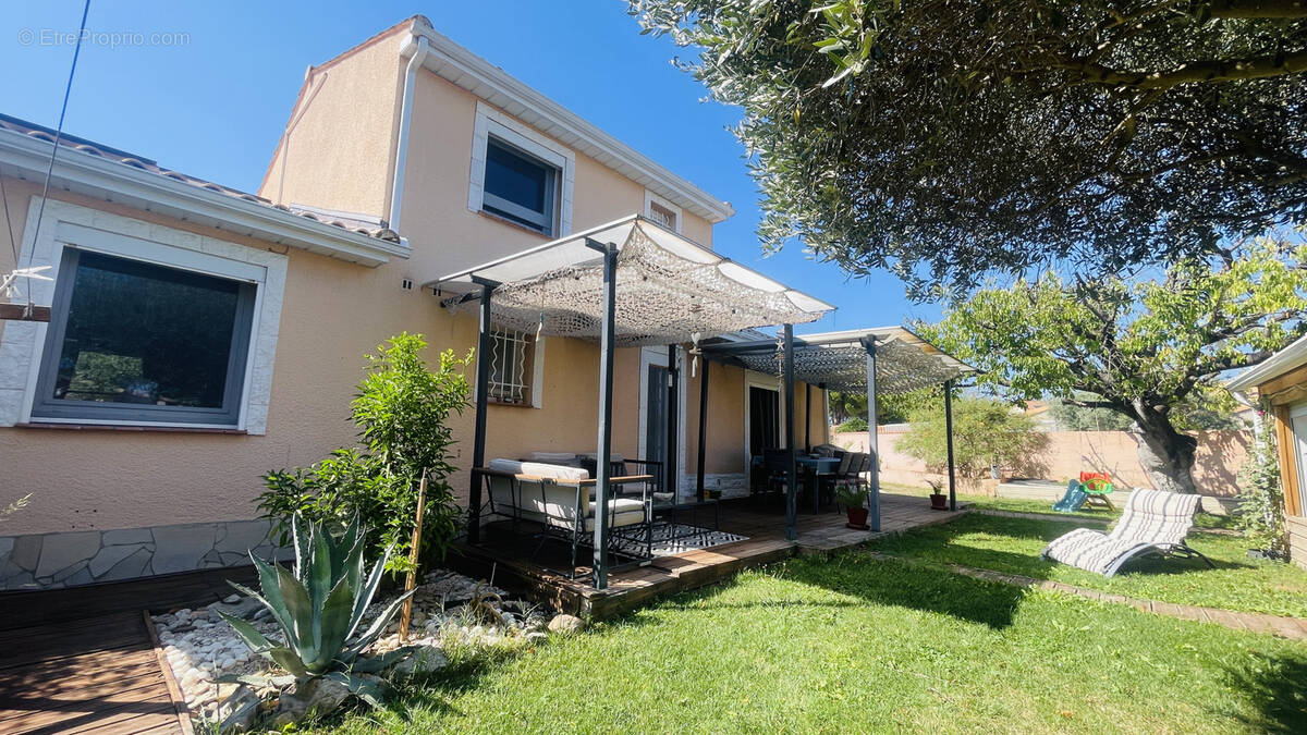 Villa T4 de 104 m2 avec piscine et jardin à Mireval - photo 1