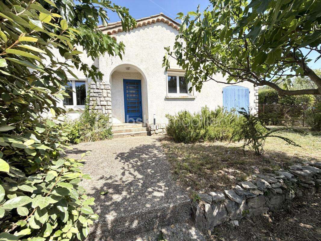 Rare à la vente : propriété avec dépendance indépendante à Saint-Saturnin-les-Apt - photo 5