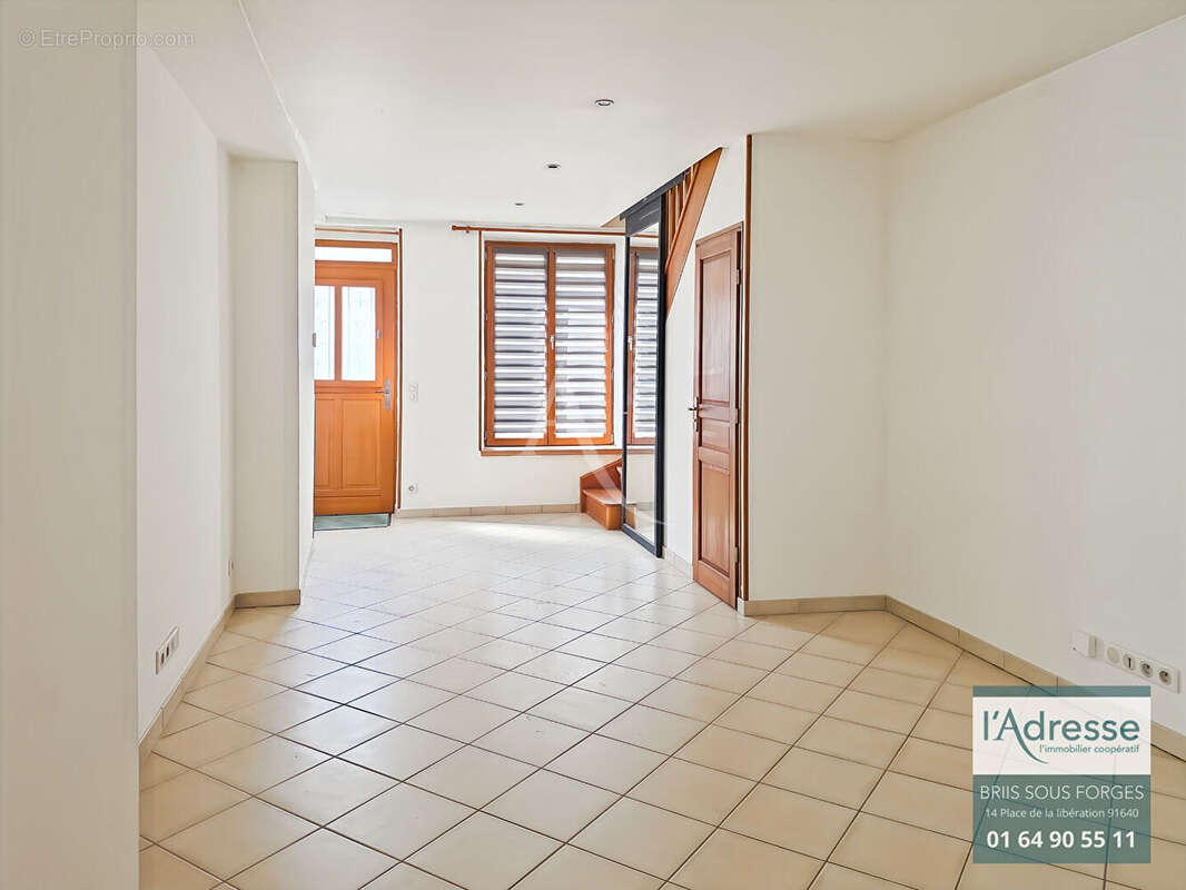 Appartement à LIMOURS