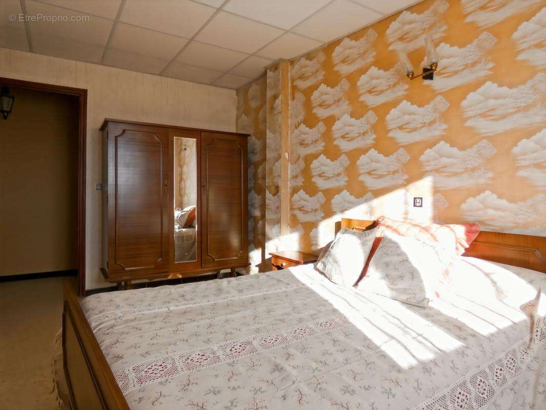 Maison à SAINT-QUENTIN-LA-POTERIE