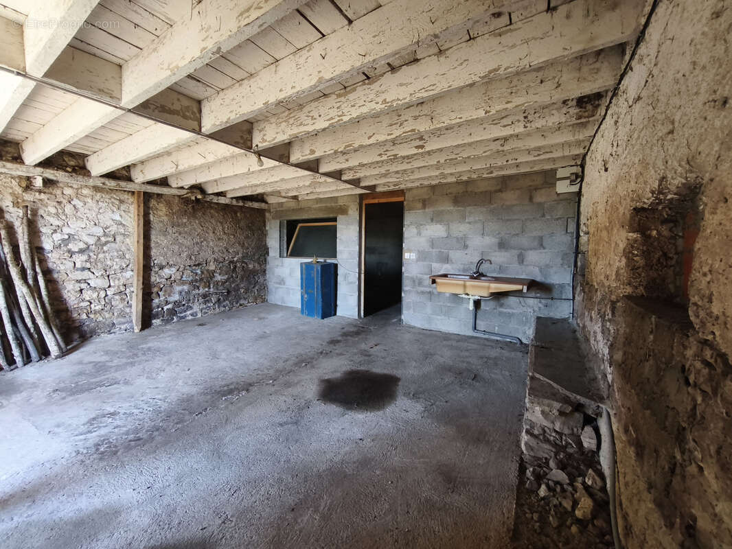 Maison à THEZILLIEU