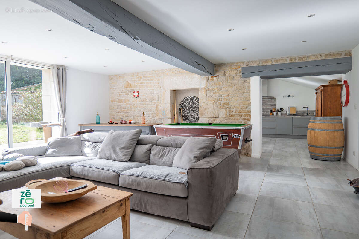 Maison à LES MAGNILS-REIGNIERS