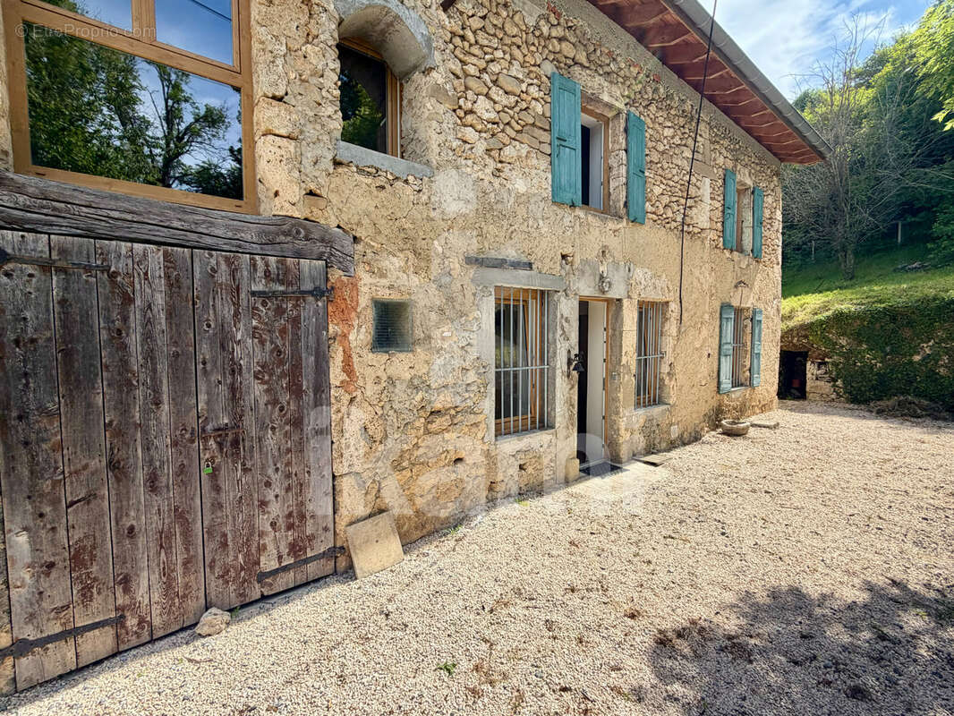 Maison à SAINT-JUST-DE-CLAIX