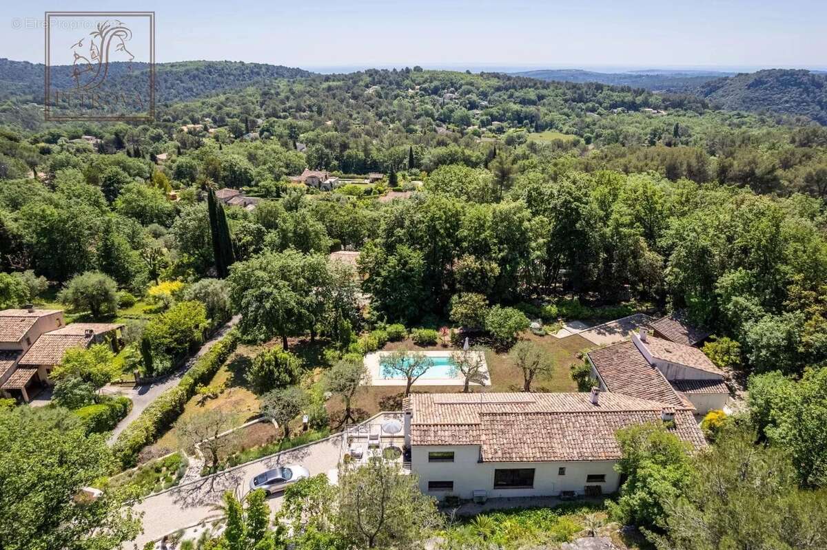 Maison à TOURRETTES-SUR-LOUP