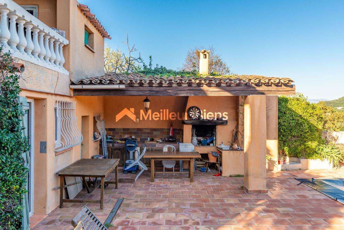 Maison à LES ADRETS-DE-L&#039;ESTEREL