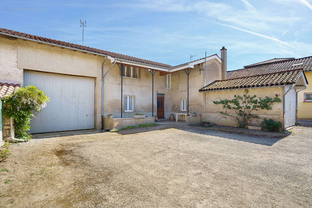 Ferme 6 pièces SAINT-BENIGNE + Nombreuses dépendances - photo 2