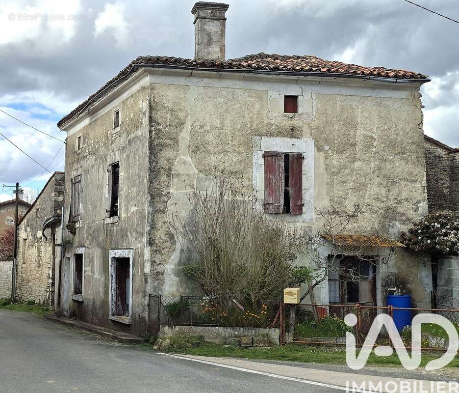 Photo 2 - Maison à CELLETTES