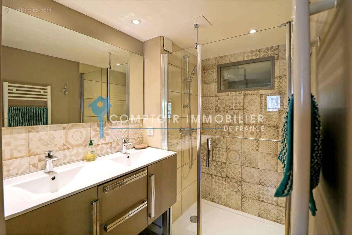 Appartement à UZES