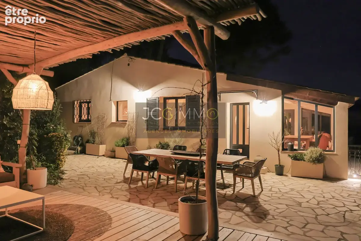 Carqueirane - villa t6 183 m2 vue mer dominante et panoramique avec studio - photo 4