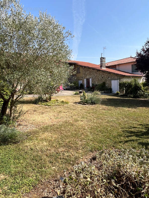 A vendre et rénover : Ancien corps de ferme 9 pièces, 6 chambres, au coeur d'un village proche de MAUVEZIN (32) - photo 26