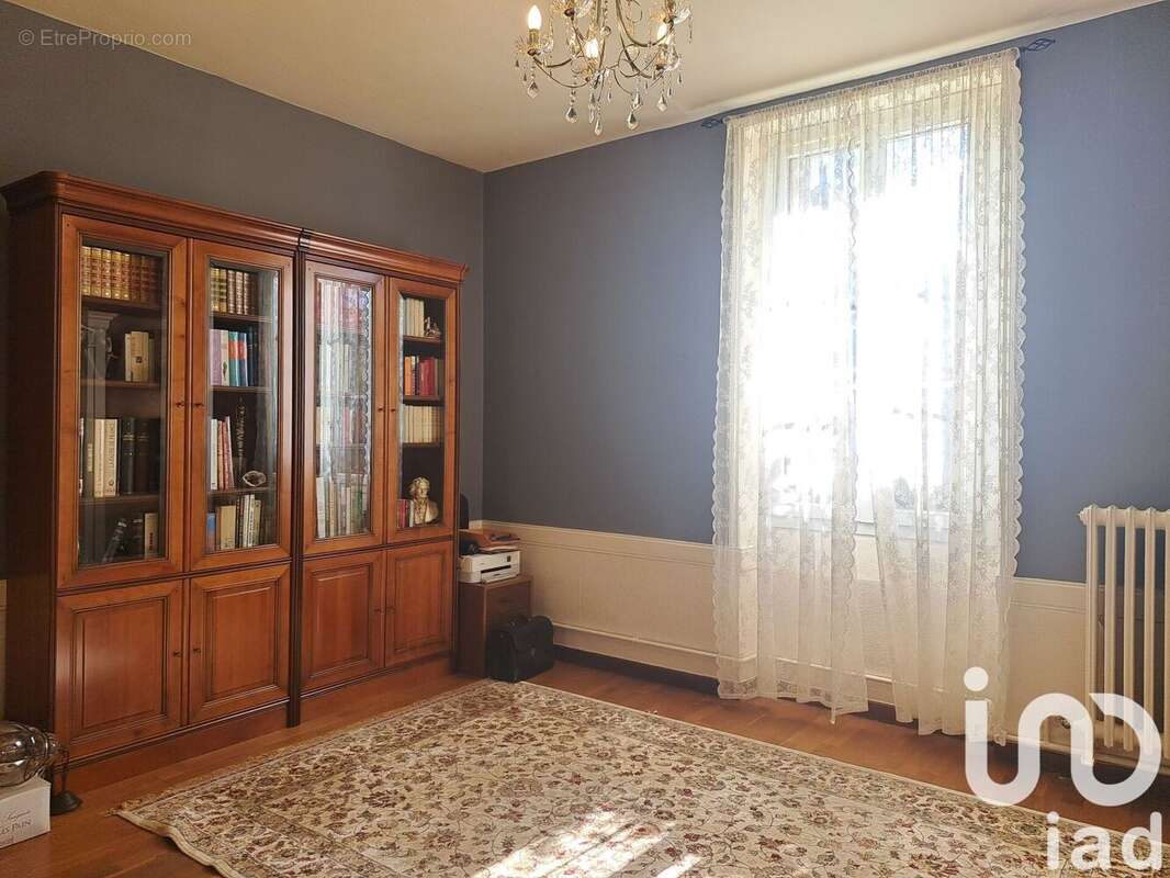 Maison 194 m² à Hommes  - photo 8