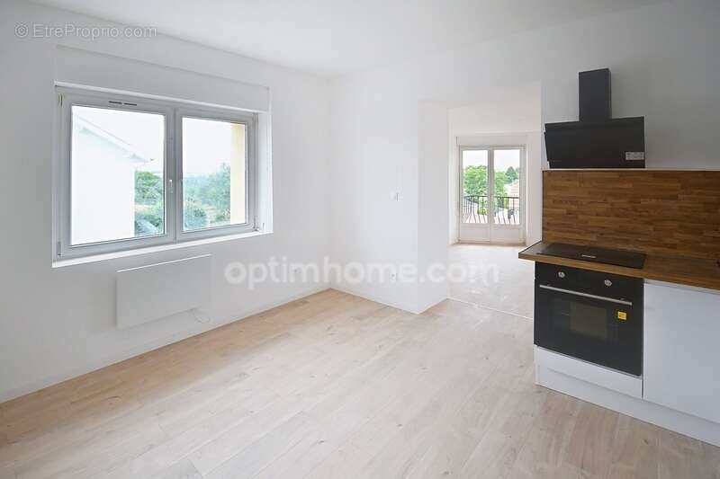 Appartement à LEXY