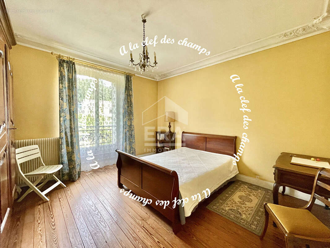 Maison à SAINT-REMY-LES-CHEVREUSE